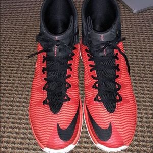 Like new Men’s Nike Zoomclearout Basketball Shoes